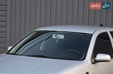 Хетчбек Volkswagen Golf 2000 в 