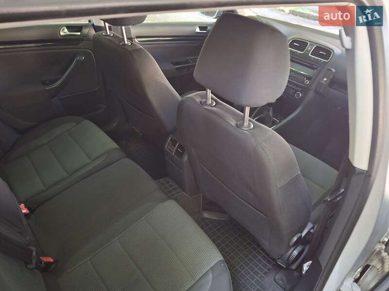 Універсал Volkswagen Golf 2010 в Кам'янець-Подільському