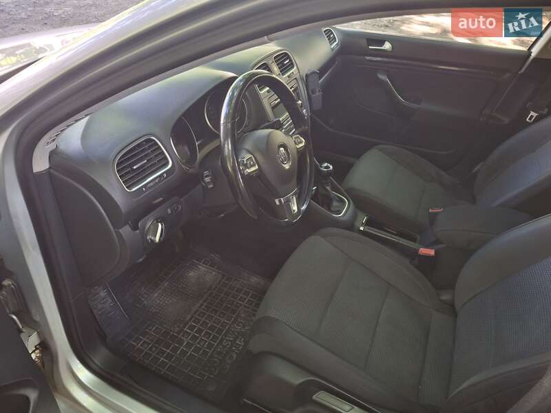 Універсал Volkswagen Golf 2010 в Кам'янець-Подільському