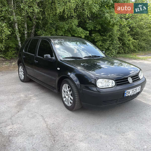 Хетчбек Volkswagen Golf 2001 в Звягелі