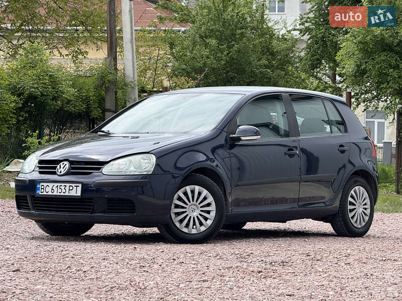 Хетчбек Volkswagen Golf 2004 в Дрогобичі