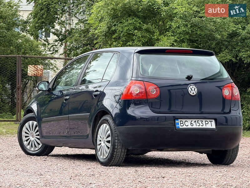 Хетчбек Volkswagen Golf 2004 в Дрогобичі