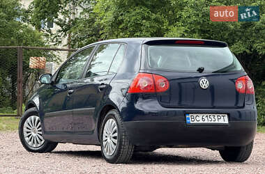 Хетчбек Volkswagen Golf 2004 в 