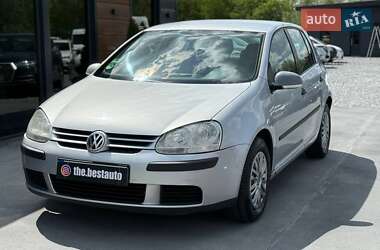 Хетчбек Volkswagen Golf 2004 в 