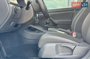 Хетчбек Volkswagen Golf 2004 в 