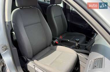 Хетчбек Volkswagen Golf 2004 в 