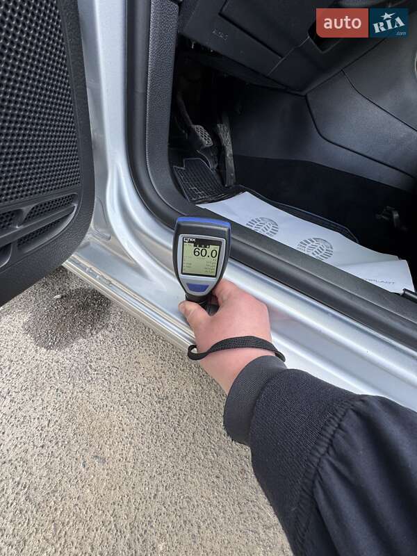 Хетчбек Volkswagen Golf 2009 в Сумах