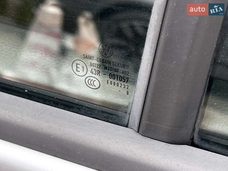 Хетчбек Volkswagen Golf 2009 в Сумах