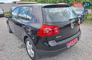Хетчбек Volkswagen Golf 2005 в 