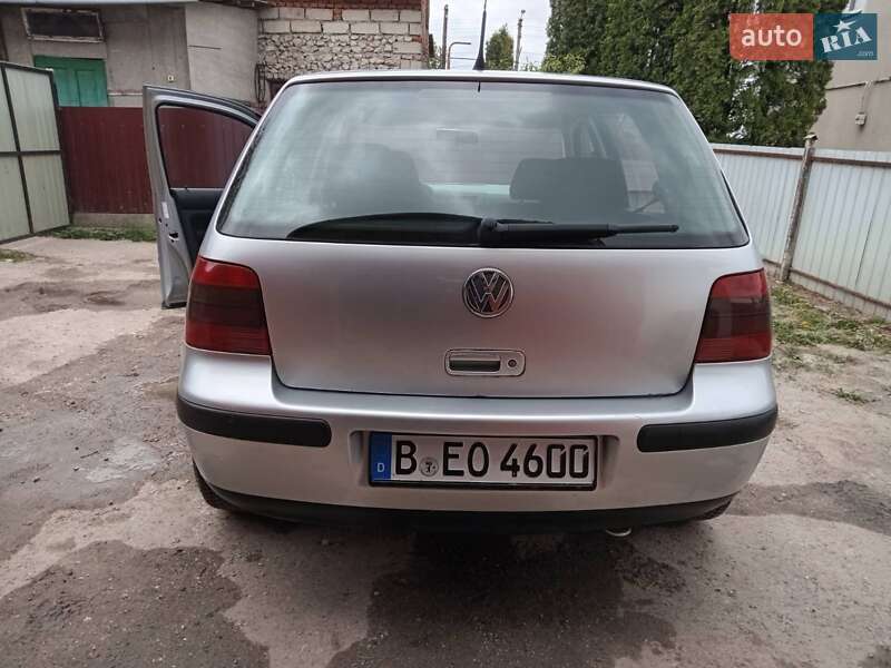 Хэтчбек Volkswagen Golf 2002 в Тернополе