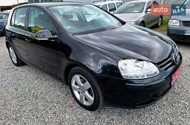 Хетчбек Volkswagen Golf 2005 в 