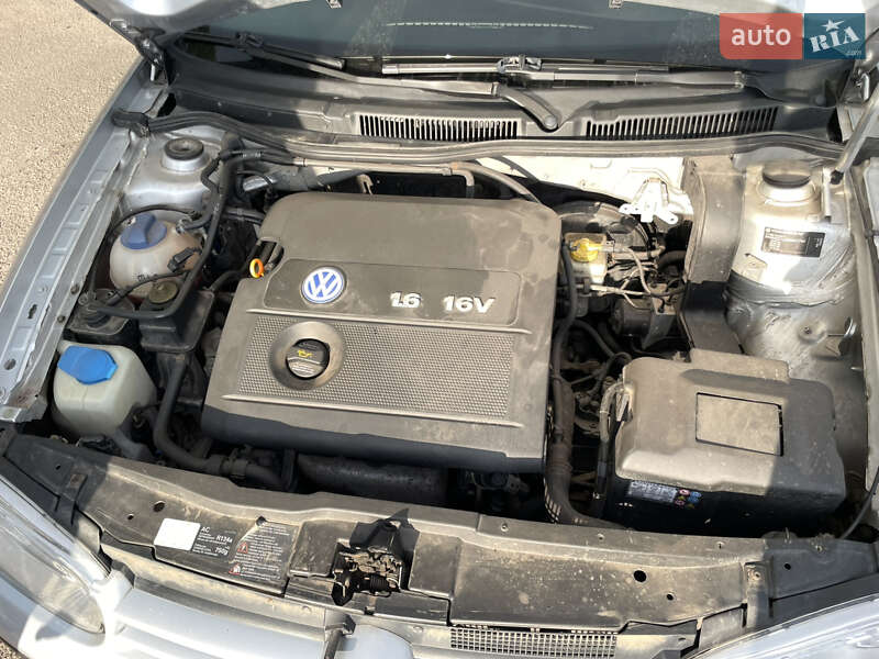 Універсал Volkswagen Golf 2003 в Згурівці