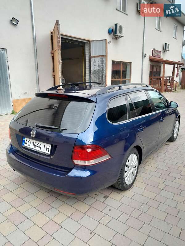 Універсал Volkswagen Golf 2011 в Мукачевому