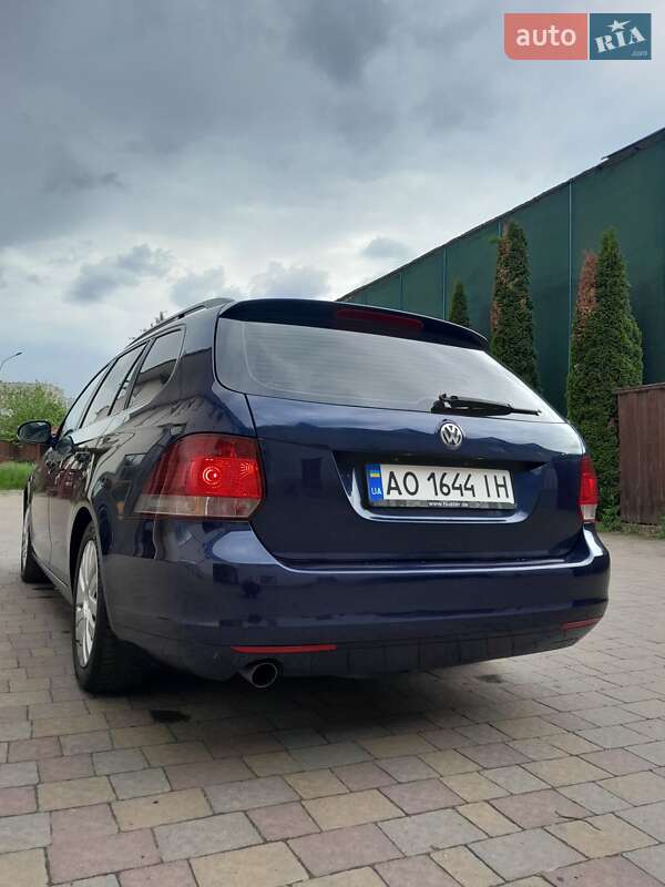 Універсал Volkswagen Golf 2011 в Мукачевому