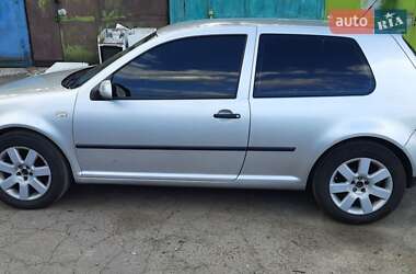 Хетчбек Volkswagen Golf 2002 в 