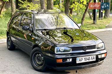 Хэтчбек Volkswagen Golf 1995 в Запорожье
