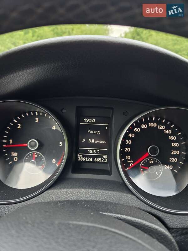 Универсал Volkswagen Golf 2011 в Ужгороде