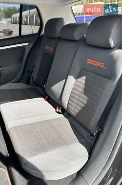 Хетчбек Volkswagen Golf 2006 в 