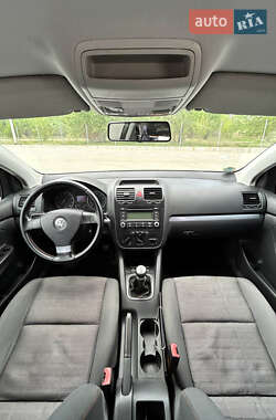 Хетчбек Volkswagen Golf 2006 в 