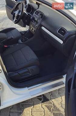Хэтчбек Volkswagen Golf 2012 в 