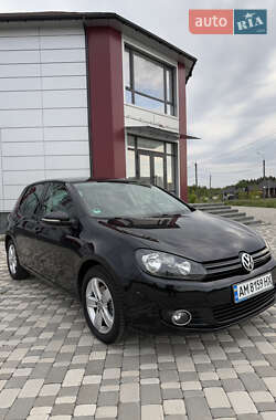 Хэтчбек Volkswagen Golf 2010 в 