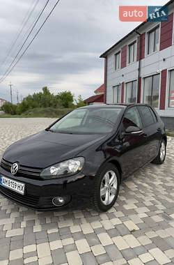 Хэтчбек Volkswagen Golf 2010 в 