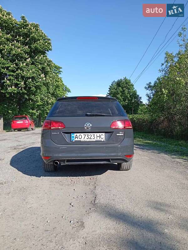 Універсал Volkswagen Golf 2015 в Мукачевому