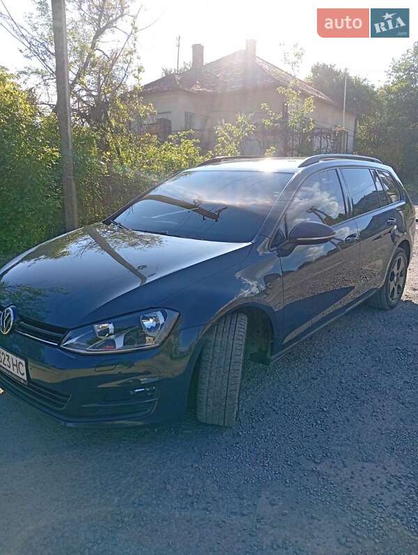 Універсал Volkswagen Golf 2015 в Мукачевому