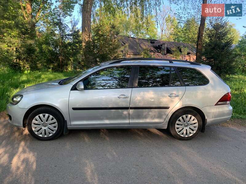 Универсал Volkswagen Golf 2013 в Жидачове