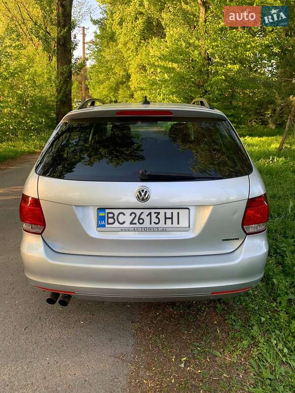 Универсал Volkswagen Golf 2013 в Жидачове