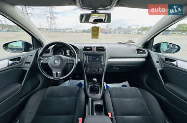 Хетчбек Volkswagen Golf 2009 в 