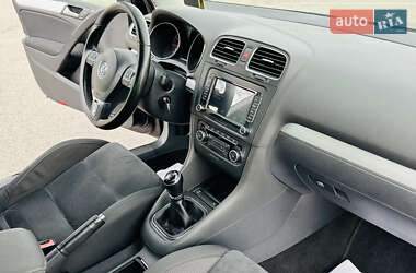 Хетчбек Volkswagen Golf 2009 в 