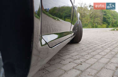 Хетчбек Volkswagen Golf 2003 в 