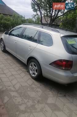 Универсал Volkswagen Golf 2010 в 