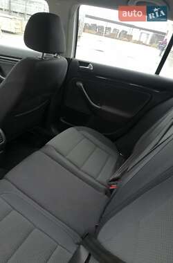 Универсал Volkswagen Golf 2010 в 