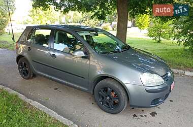 Хетчбек Volkswagen Golf 2005 в 