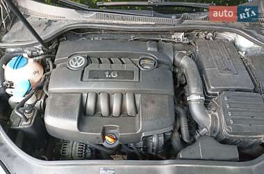 Хетчбек Volkswagen Golf 2005 в 