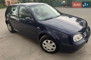 Хетчбек Volkswagen Golf 2003 в 