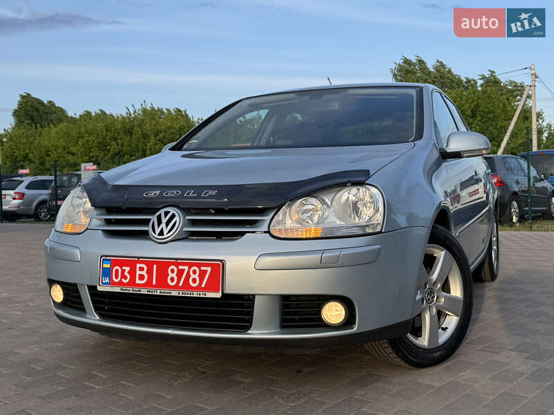 Хэтчбек Volkswagen Golf 2008 в 