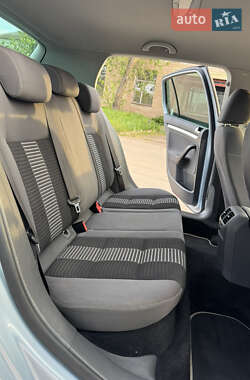 Хэтчбек Volkswagen Golf 2008 в 
