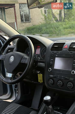 Хэтчбек Volkswagen Golf 2008 в 