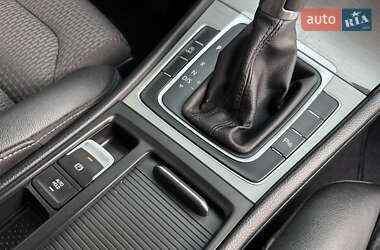 Хэтчбек Volkswagen Golf 2015 в 