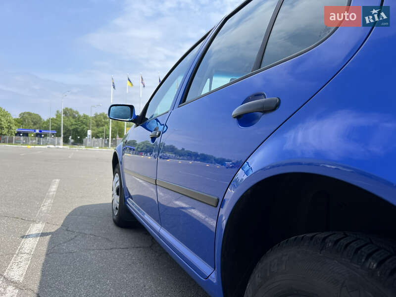 Хетчбек Volkswagen Golf 1998 в Києві