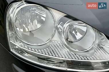 Хетчбек Volkswagen Golf 2008 в 
