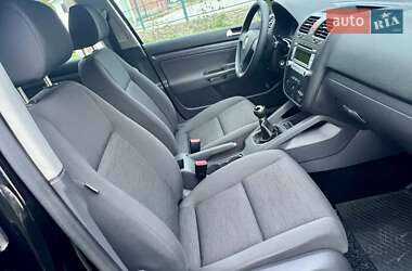 Хетчбек Volkswagen Golf 2008 в 