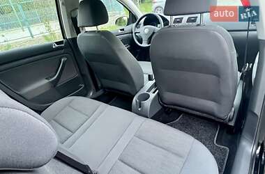 Хетчбек Volkswagen Golf 2008 в 