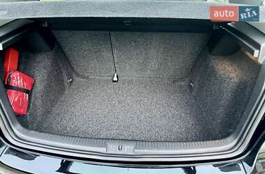 Хетчбек Volkswagen Golf 2008 в 
