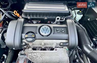 Хетчбек Volkswagen Golf 2008 в 
