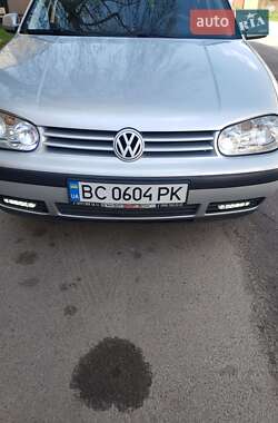 Хетчбек Volkswagen Golf 2001 в 