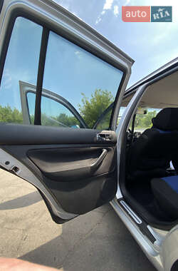 Універсал Volkswagen Golf 2000 в 